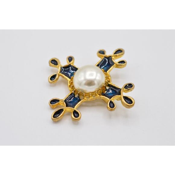 Vintage Maltese Cross Pin Brooch Navy Enamel Gold Tone Pearl Chunky 80s Bin1 - Picture 7 of 8